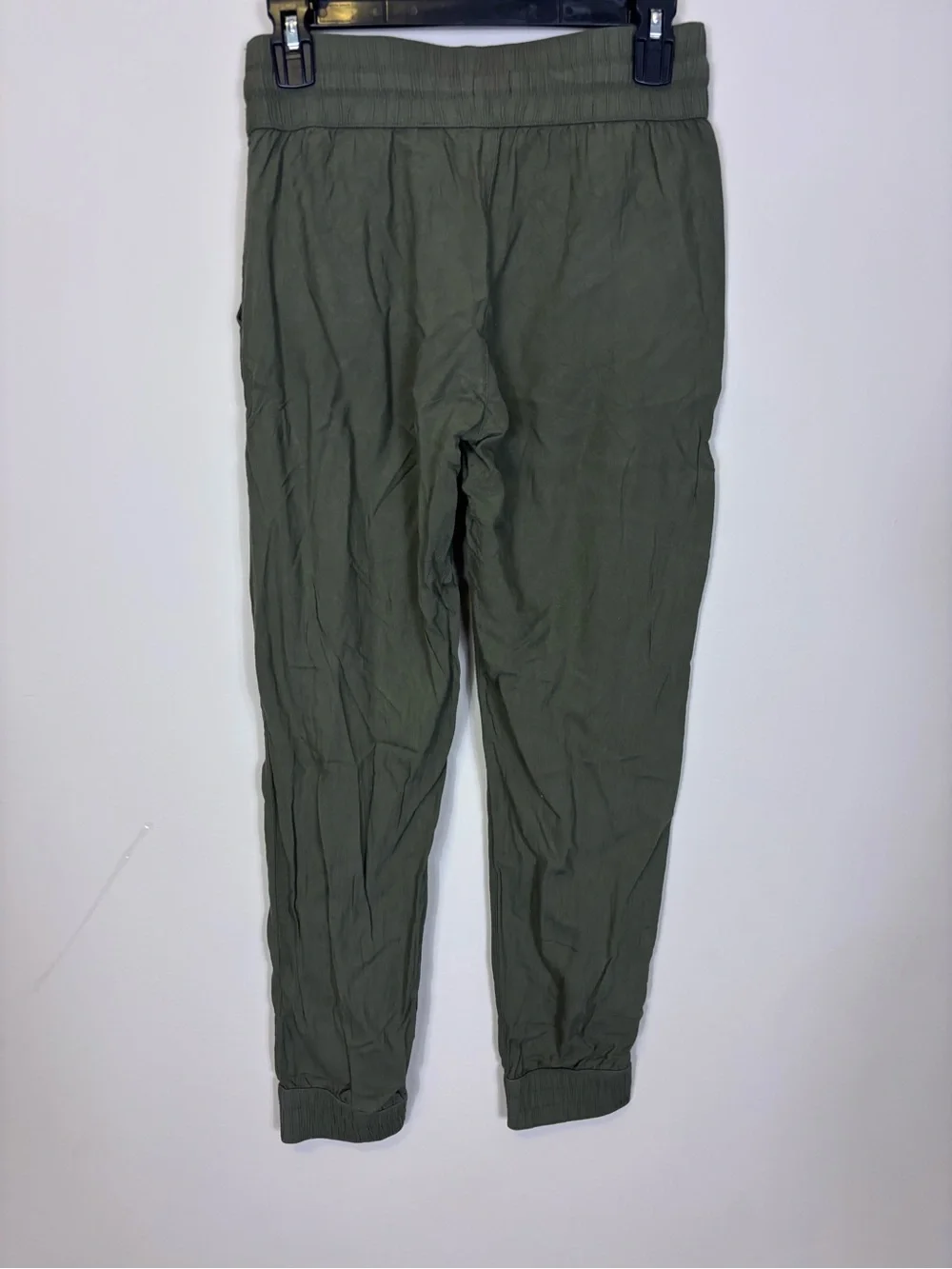 Sunday Best Aritzia Olive Green Drawstring Jogger Pants Women’s Small